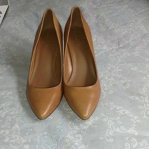 Aldo camel colored heels